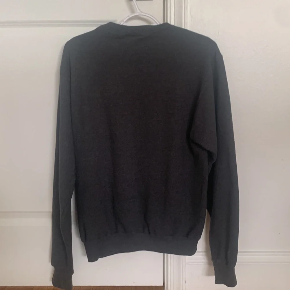 UM Crewneck - Picture 2 of 3